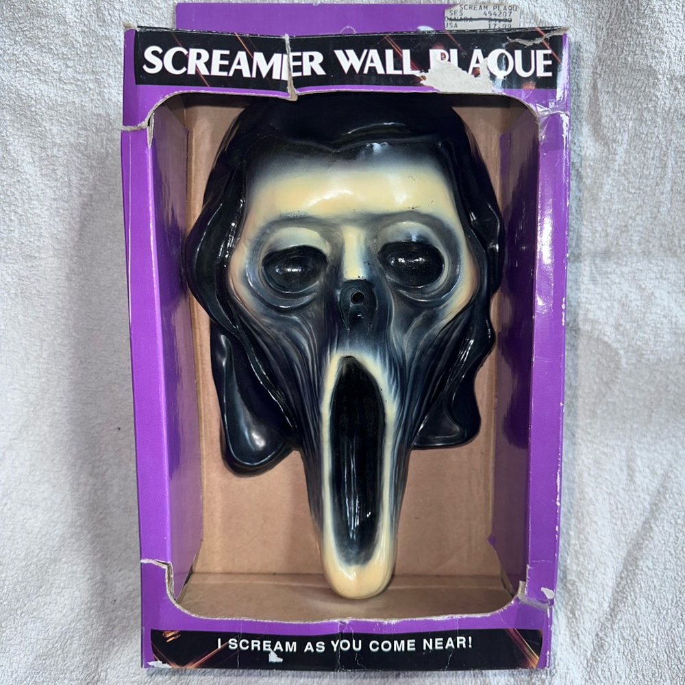 Vintage 1995 Twinkle Halloween Screamer Ghostface Wall Plaque Motion Activated